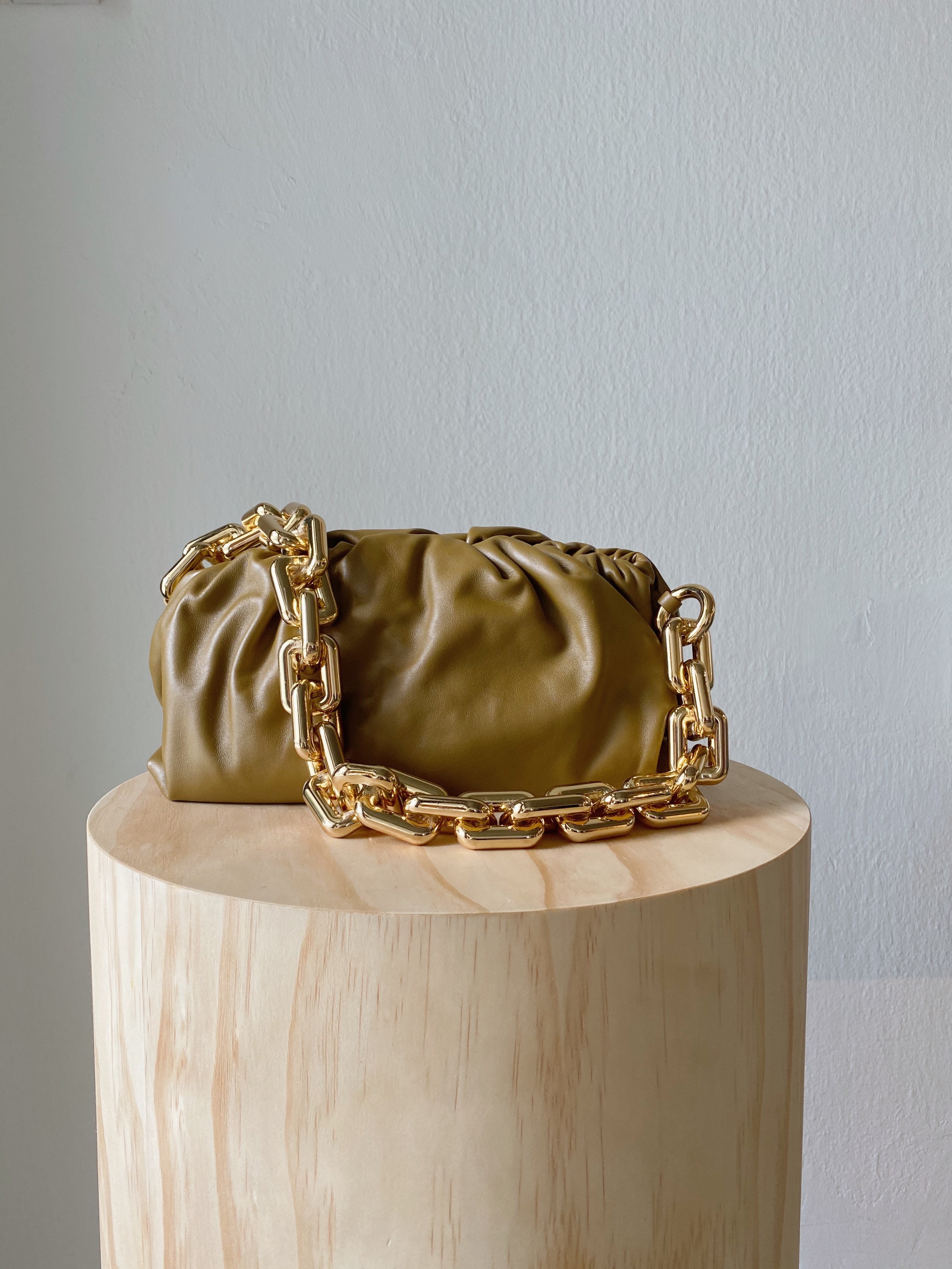 Bottega Veneta golden chain pouch bag Archives - STYLE DU MONDE