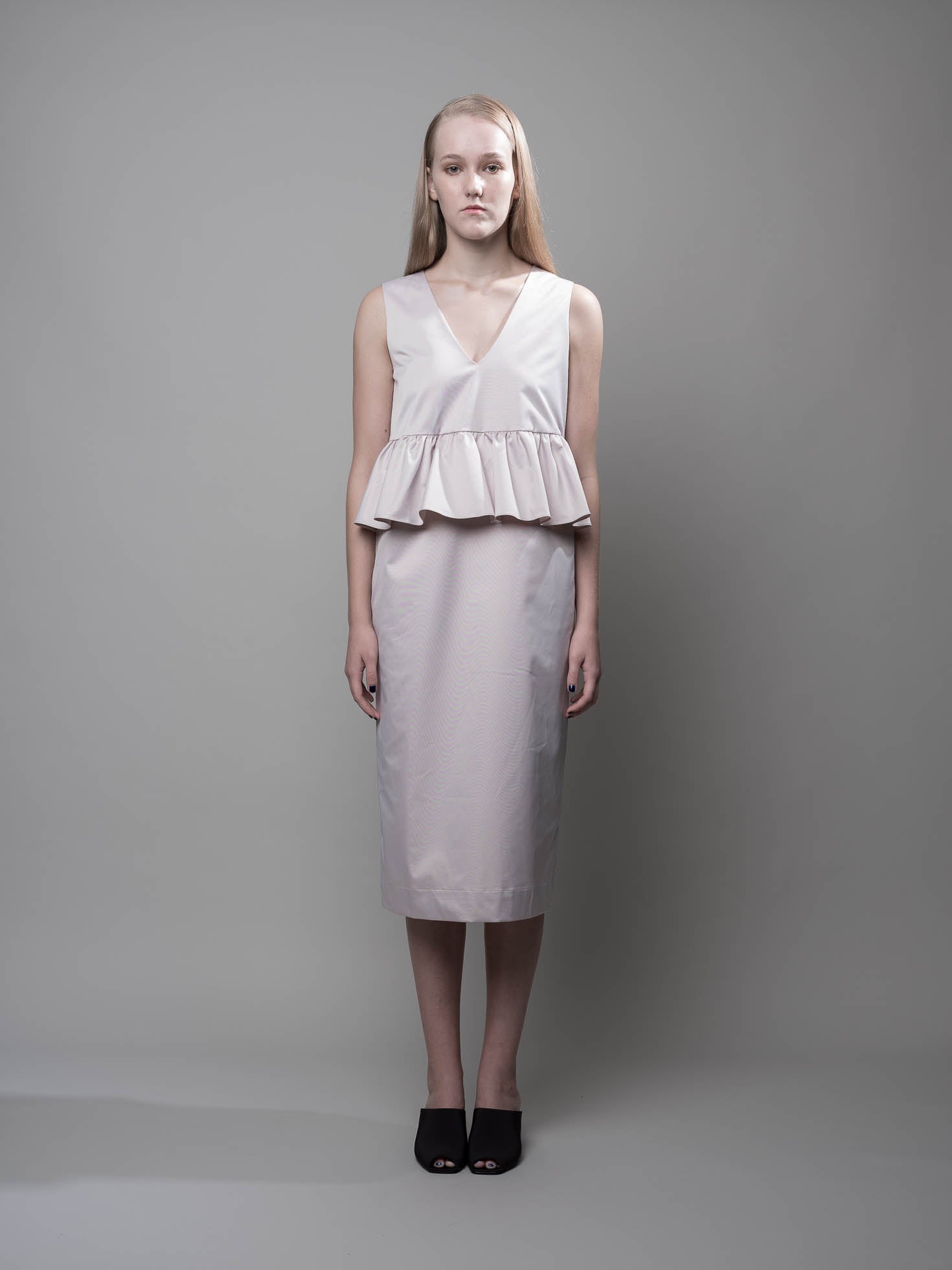 Front Ruffles Dress in Light Taupe – Nana & Bird
