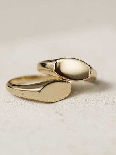 BEA Oval Signet Ring Gold